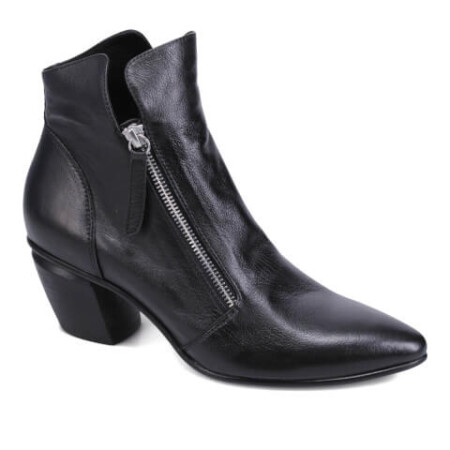 Black heeled bootie with double zip.