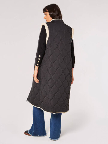 Apricot Reversable Long Quilted Sherp Vest Black Quilting