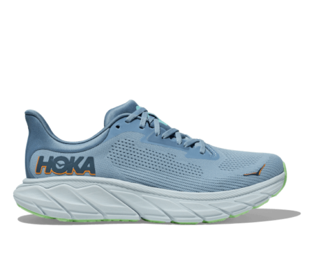 Hoka Arahi 7 runner in dusk blue with white midsole and green outsole.