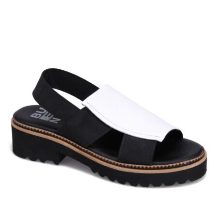 Bueno Amy Flatform sandal in white