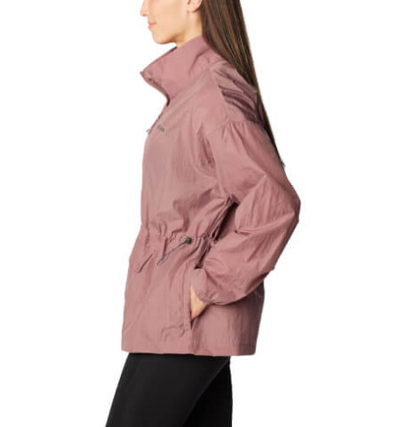 Stay stylish and protected with the Columbia Paracutie windbreaker!