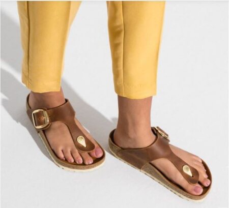 Birkenstock Gizeh in Cognac oiled leather with a gold big buckle