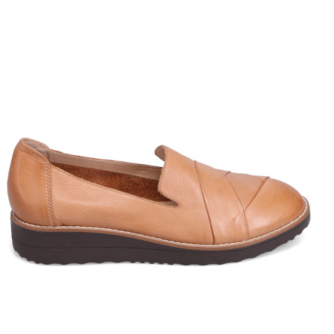 Django and Juliette Omelie slip on casual