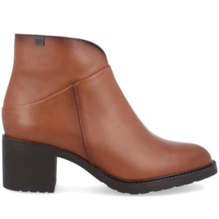 Pepe Menargues bootie in brown with front ankle slit.