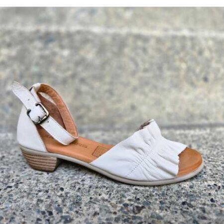 Roamers Molly Sandal on a concrete step